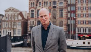 Portret Renger Visser bij interview in Amsterdam